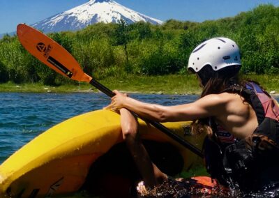 whitewater-kayak-roll-chile-tolten-river