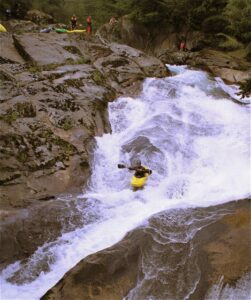 kayaking-chile-nevados-river